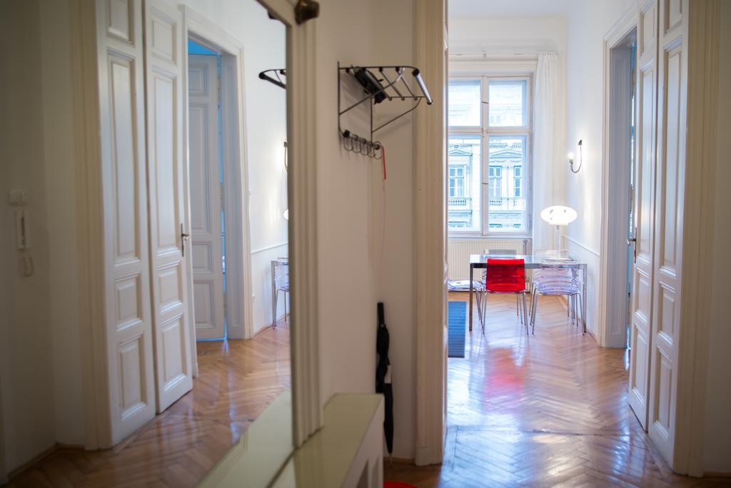 Jokai Ter Apartment Budapest Luaran gambar